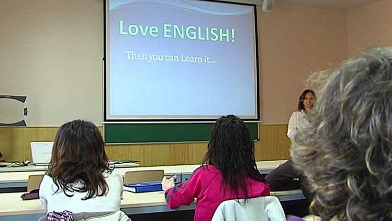 Solo el 27% de los jóvenes españoles habla un idioma extranjero frente al 42% de los europeos