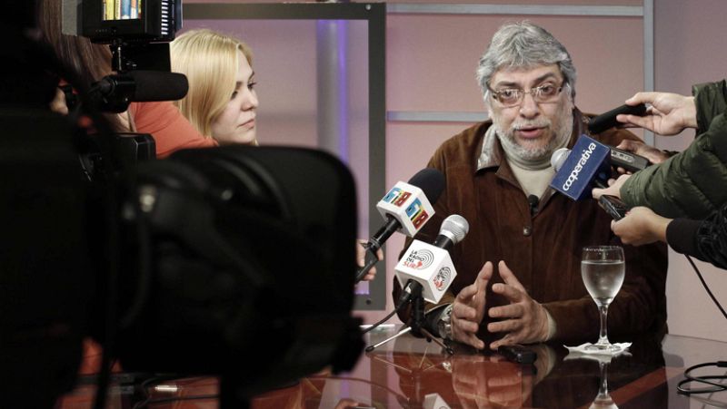 Lugo se resiste a abandonar sus funciones presidenciales y Mercosur suspende a Paraguay