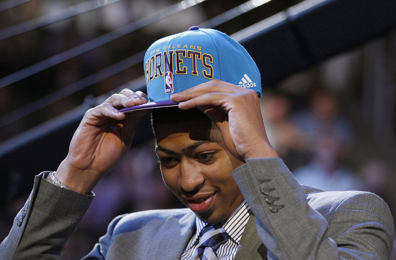 Anthony Davis, de la Universidad de Kentucky, elegido el número 1 del draft por los New Orleans Hornets.