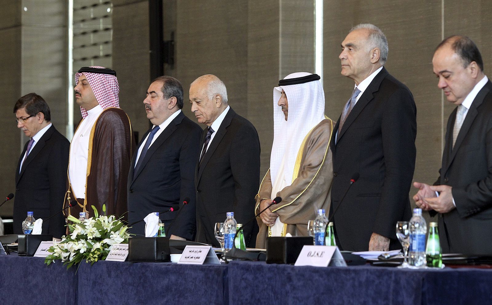 REUNIÓN EN EL CAIRO PARA AUNAR POSTURAS DE LOS OPOSITORES SIRIOS