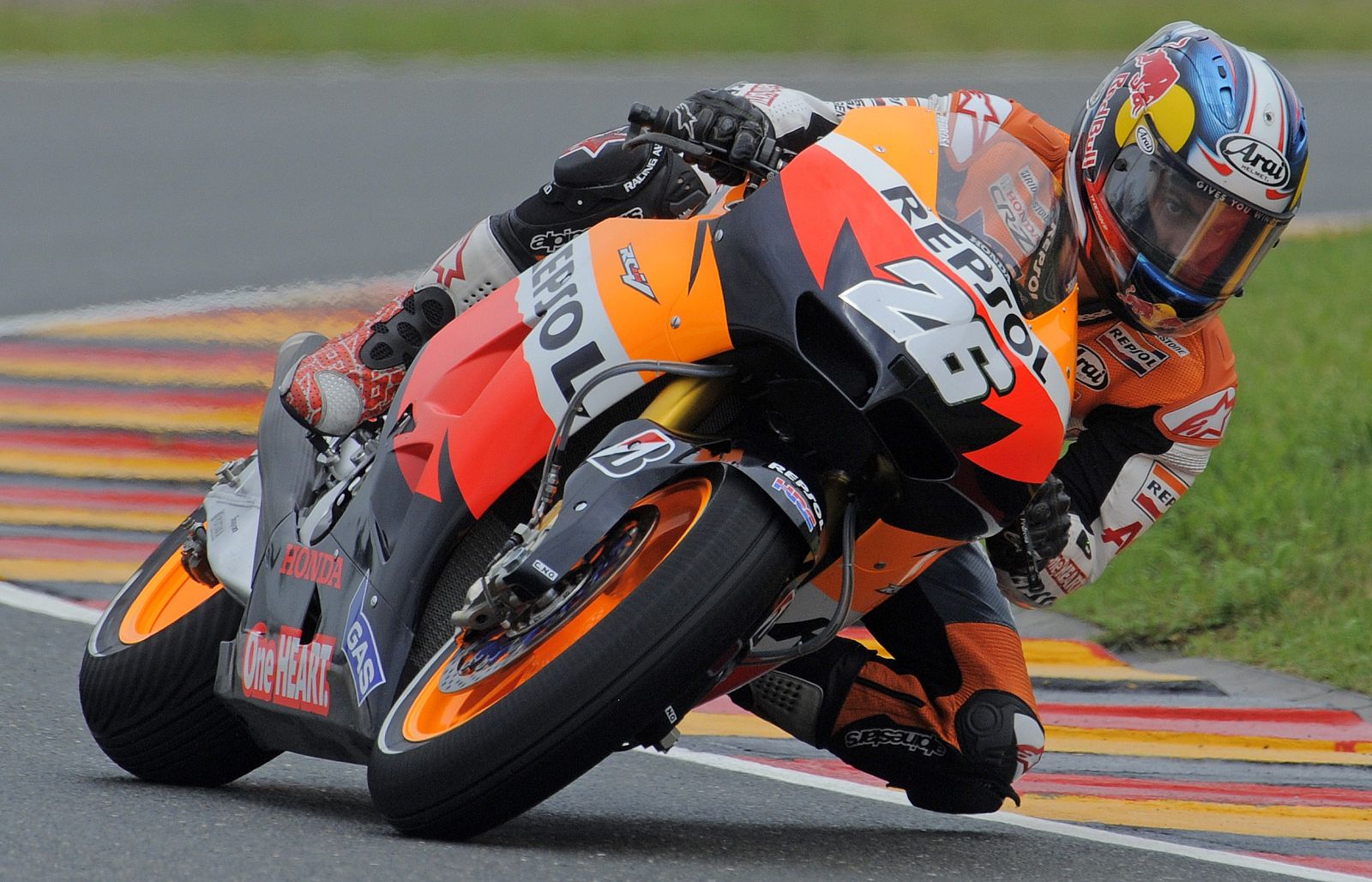 Dani Pedrosa,  del equipo Honda, se ha hecho con la victoria en el GP de Alemania celebrado en el circuito de Sachsenring.