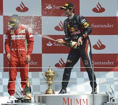 Webber le roba la carrera a Alonso pero mantiene el liderato