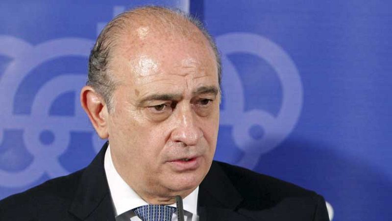 El ministro del Interior solo espera el comunicado de la disolución incondicional de ETA