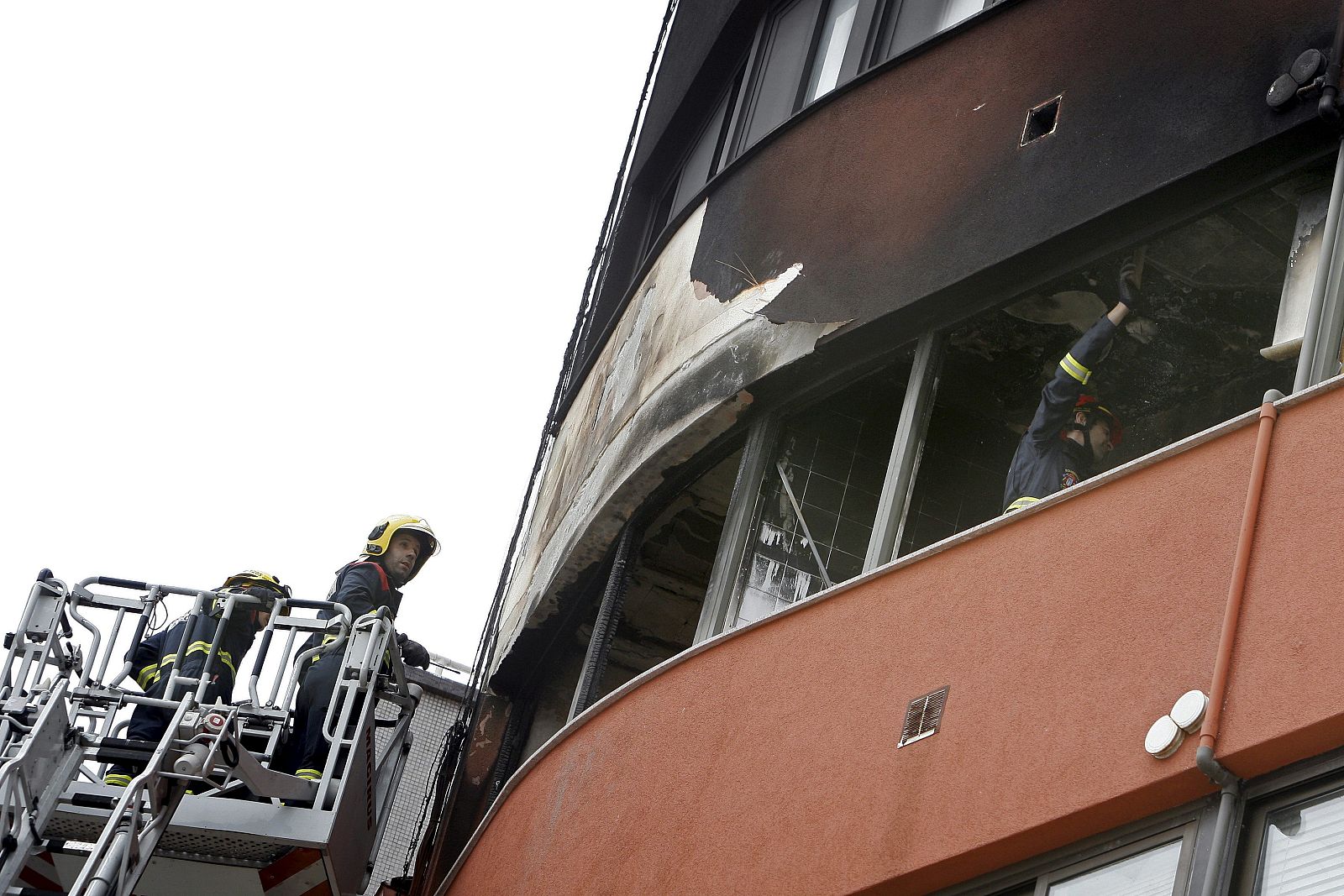 MUERE UN HOMBRE EN UNA EXPLOSIÓN REGISTRADA EN UNA VIVIENDA EN A CORUÑA