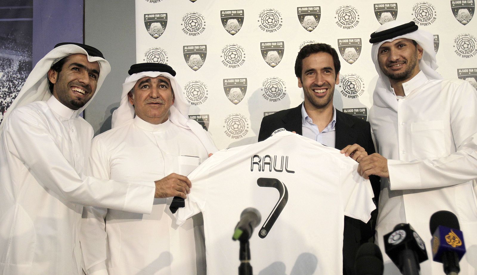 Raúl, presentado con Al Sadd