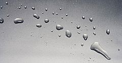 Materiales plásticos que generan energía hasta con el impacto de una gota de agua