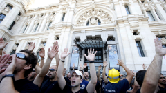 Séptimo día de protestas de los funcionarios con cortes de calles y gritos en la sede del PP