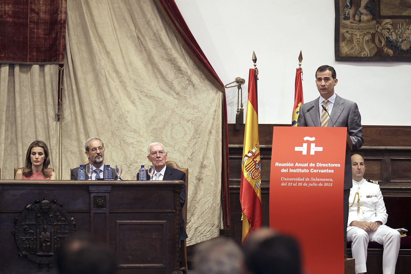 LOS PRÍNCIPES PRESIDEN EN SALAMANCA LA REUNIÓN ANUAL DE DIRECTORES DEL INSTITUTO CERVANTES