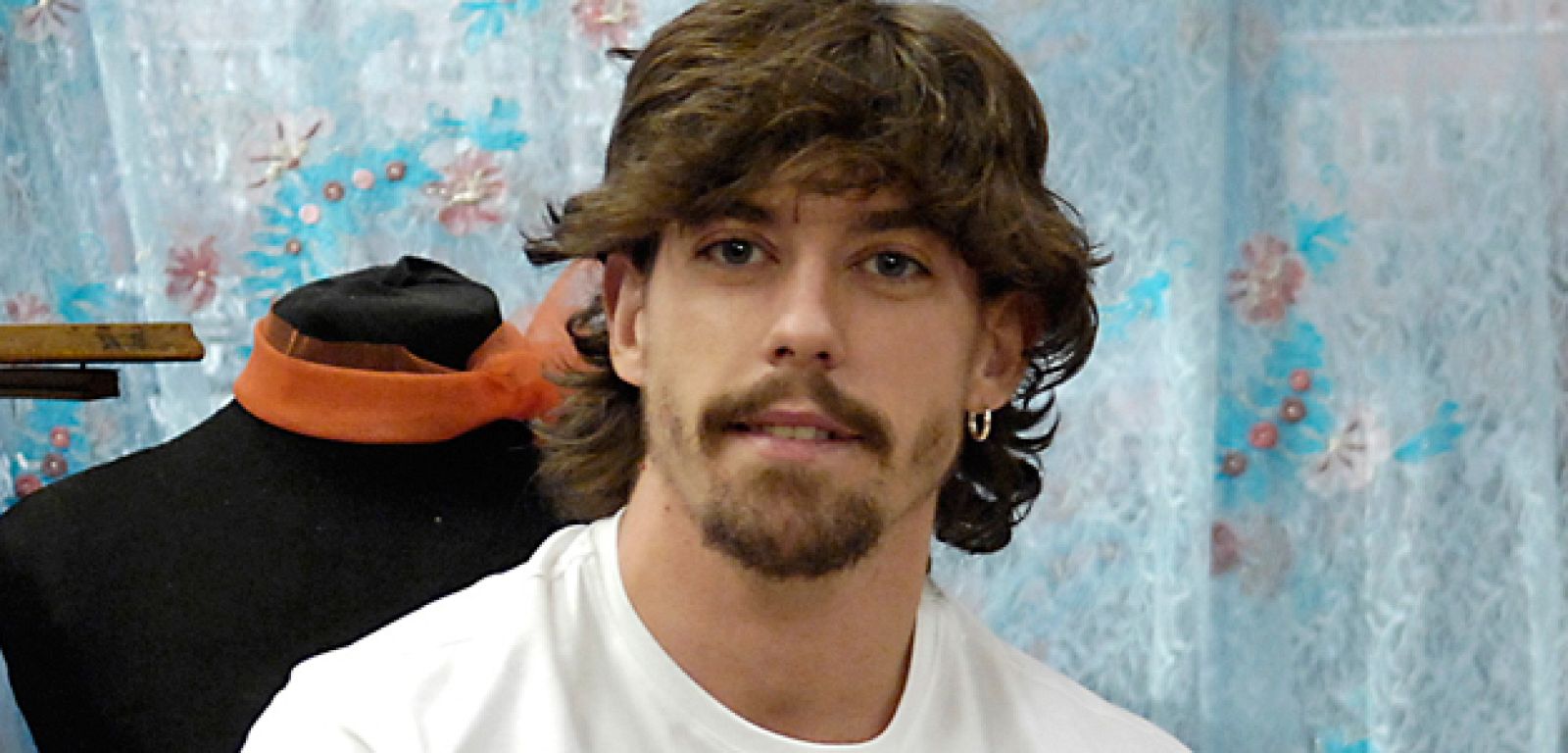 Pistolas - Stamos okupa2