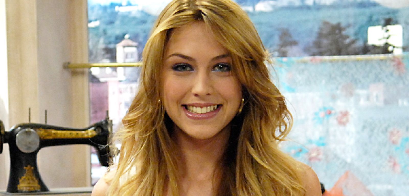 Nancy - Stamos okupa2