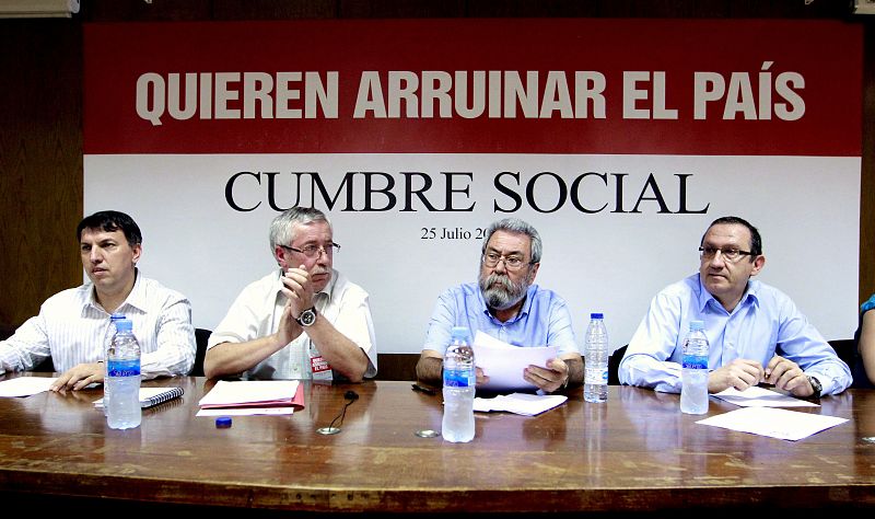 La "cumbre social" convoca una marcha hacia Madrid el 15 de septiembre contra los recortes
