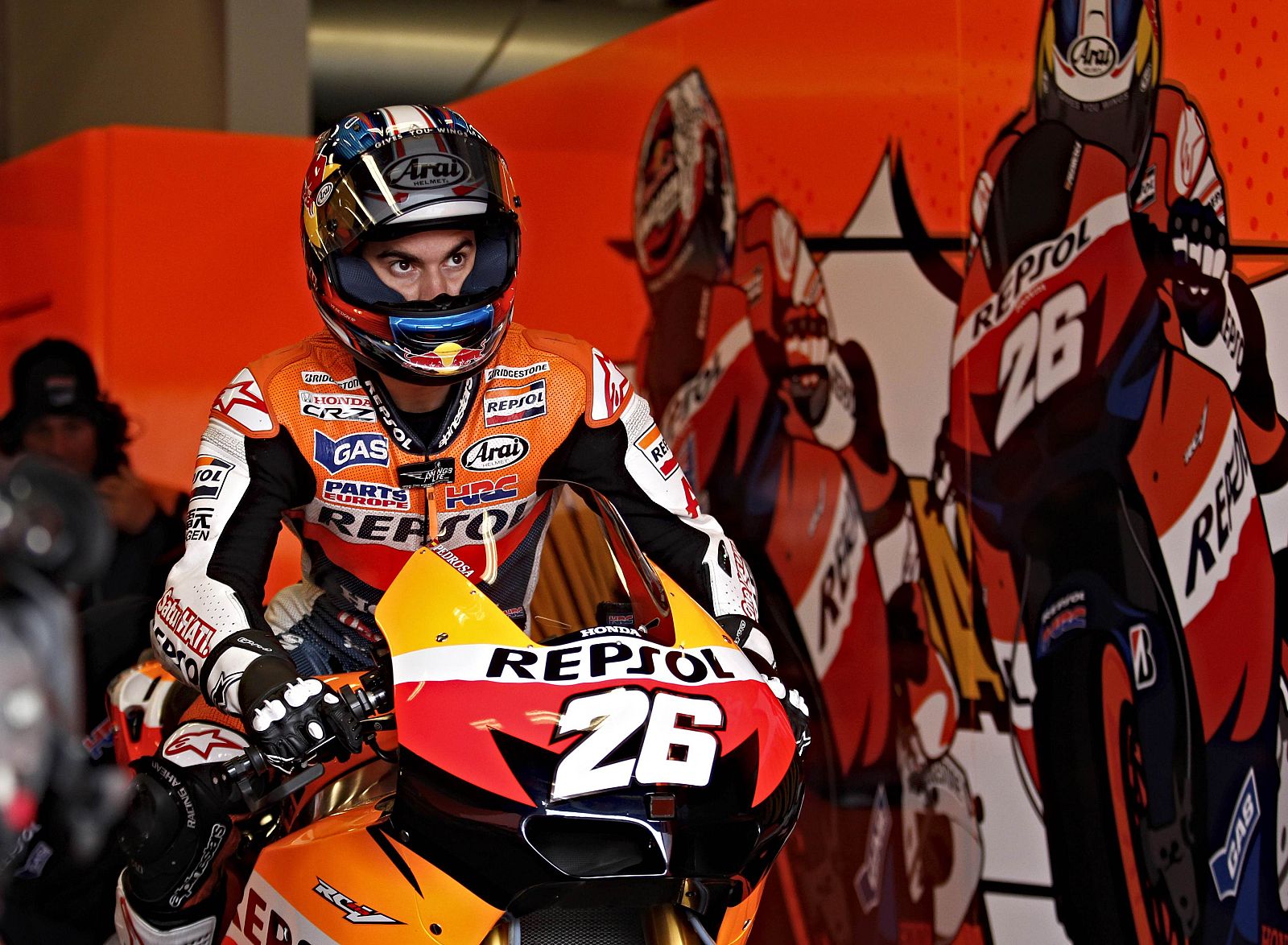 Dani Pedrosa en su box del GP de Estados Unidos en Laguna Seca