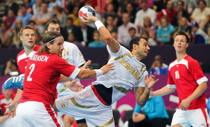 España cae ante Dinamarca en balonmano masculino (23-24)