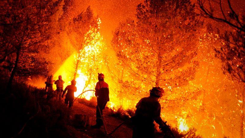 El Incendio De La Gomera Obliga A Desalojar A 5 000 Personas