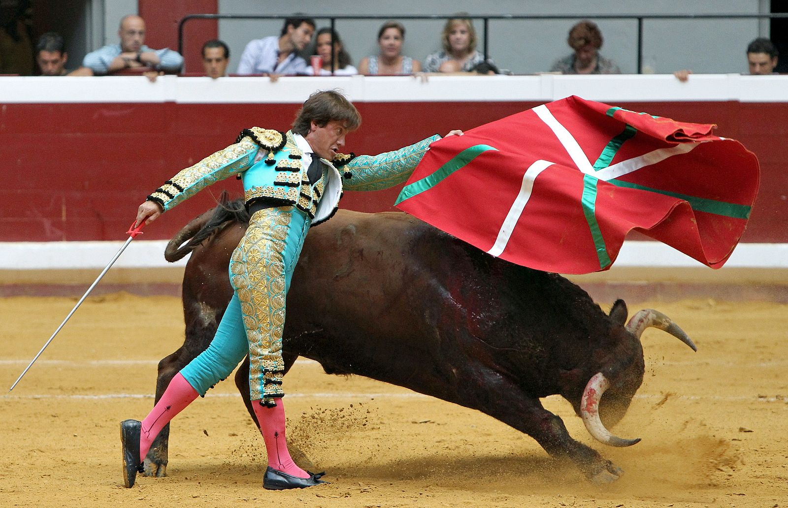 ANTONIO BARRERA, LEANDRO E IVÁN FANDIÑO EN LA TERCERA CORRIDA DE LA SEMANA GRANDE DE SAN SEBASTIÁN