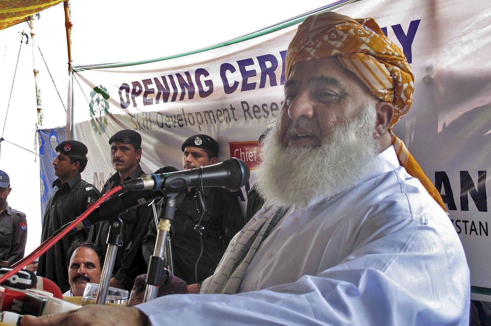 POLÍTICO ISLÁMICO PAQUISTANÍ CONDENA LOS ATAQUES DE AVIONES NO TRIPULADOS ESTADOUNIDENSES