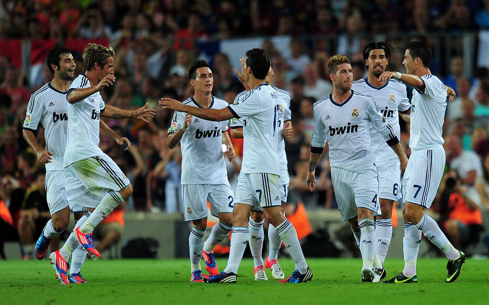 El Real Madrid buscará su primera victoria liguera ante el Getafe.