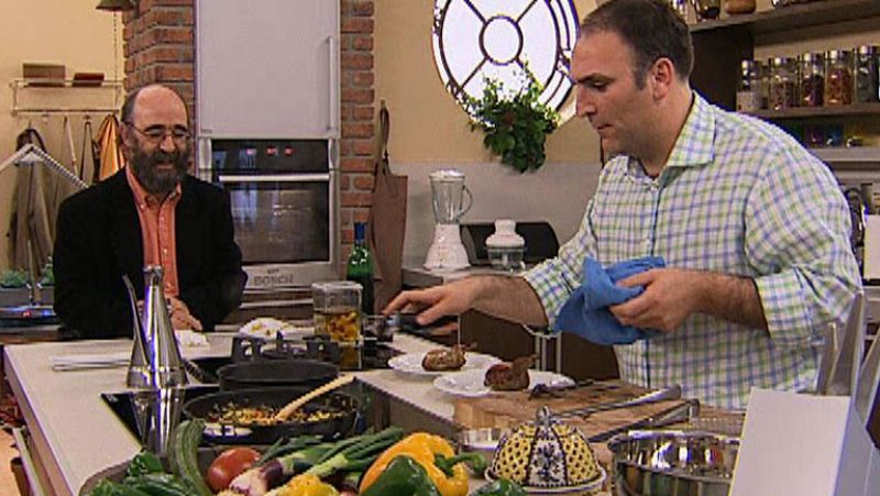 José Andrés nos enseña como cocinar codornices con pisto y orejones