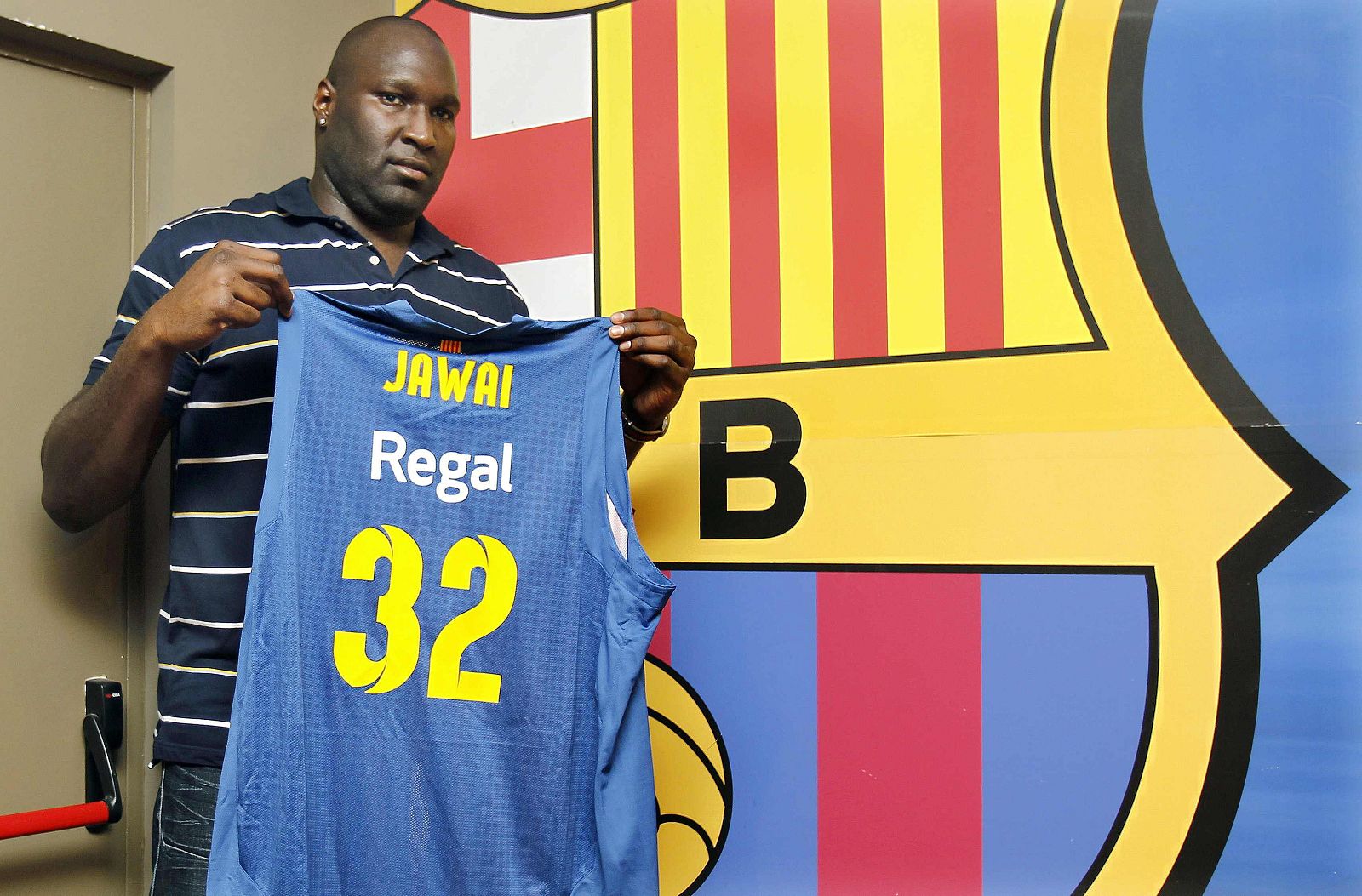 PRESENTACIÓN DE NATHAN JAWAI COMO NUEVO JUGADOR DEL BARCELONA REGAL