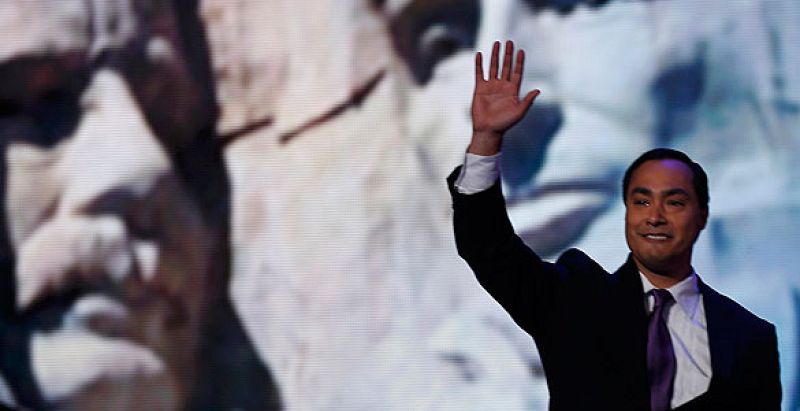 Julián Castro evoca raíces inmigrantes para animar a aprovechar oportunidades