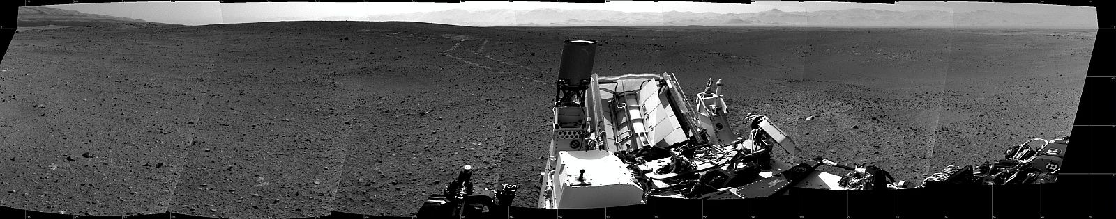 ROBOT CURIOSITY SOBRE LA SUPERFICIE DE MARTE