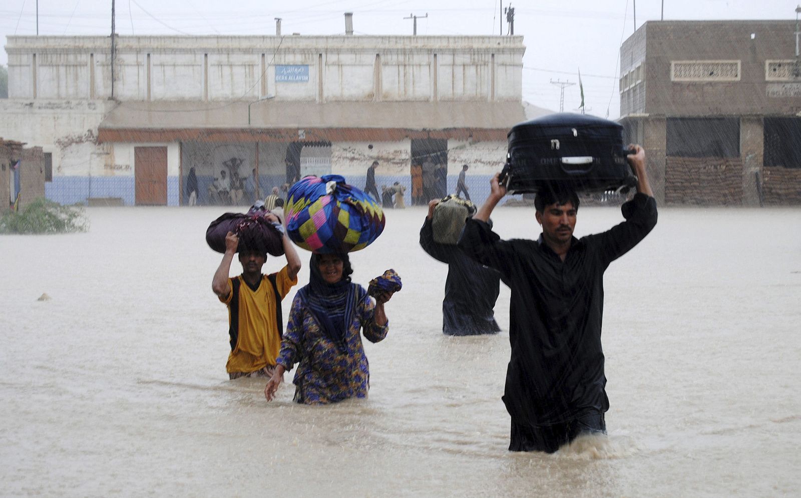 Mueren al menos 78 personas tras tres días de inundaciones en Pakistán