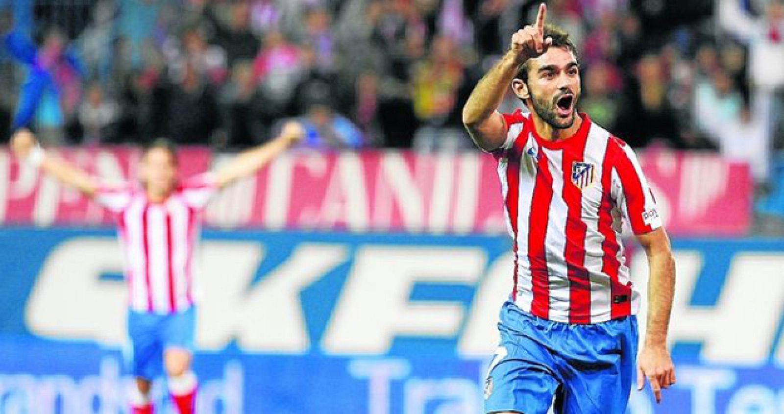 El delantero del Atlético de Madrid, Adrián, será uno de los titulares en el partido frente al Hapoel Tel Aviv.