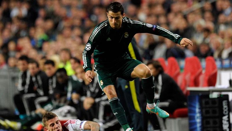 El Real Madrid brilla y despacha con goleada al Ajax