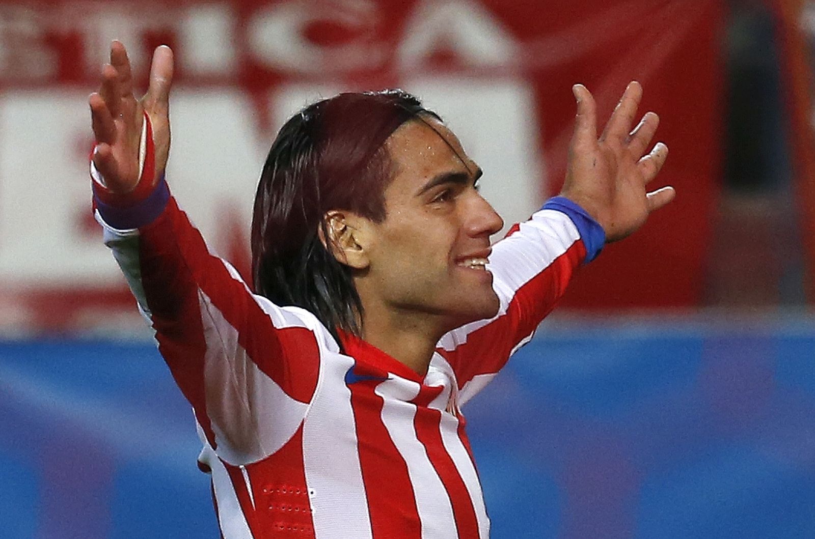 Radamel Falcao celebra el primer gol ante el Málaga.