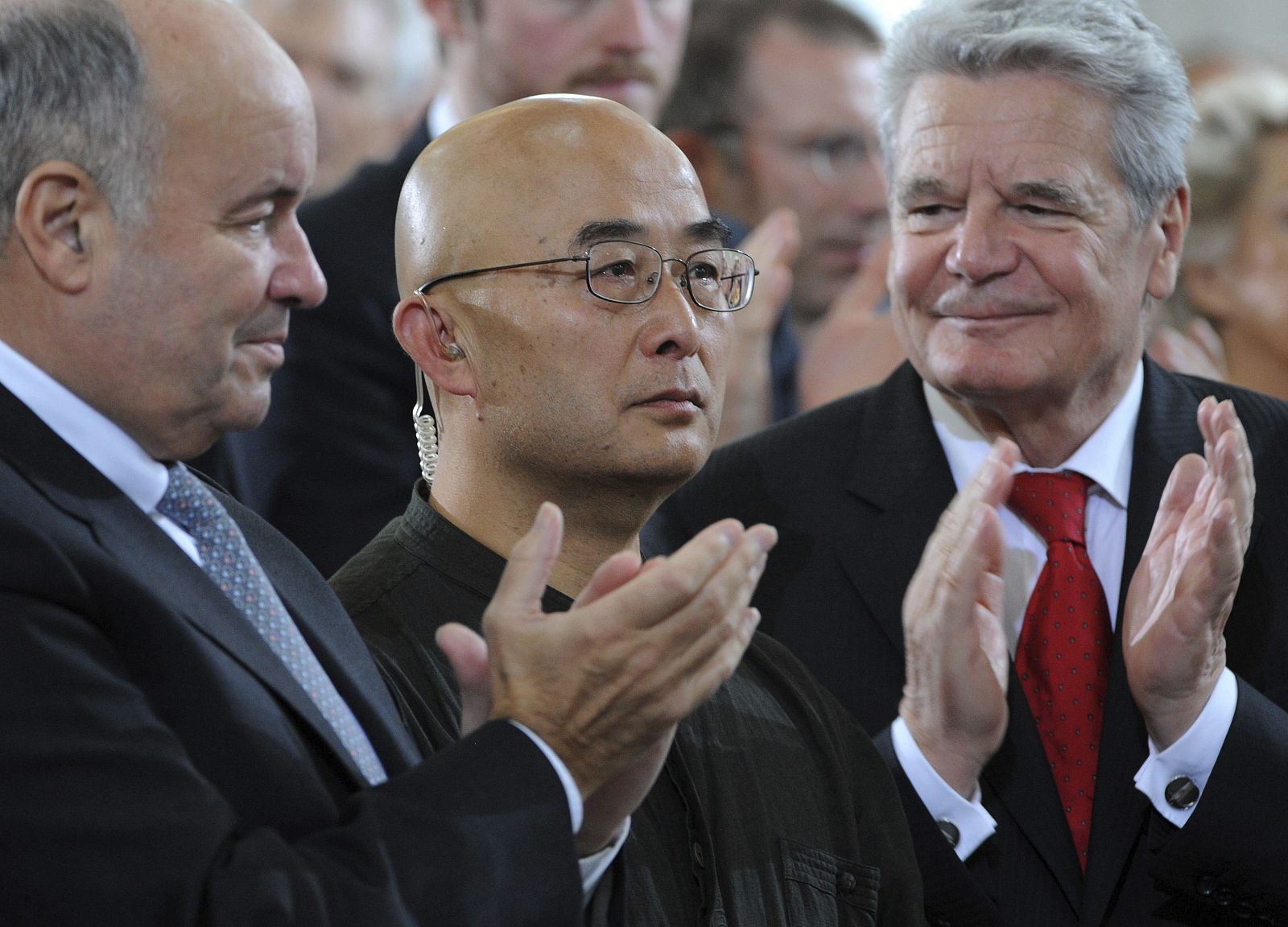 ESCRITOR CHINO LIAO YIWU  GANA EL PREMIO DE LA PAZ DE LA FERIA DEL LIBRO DE FRÁNCFORT