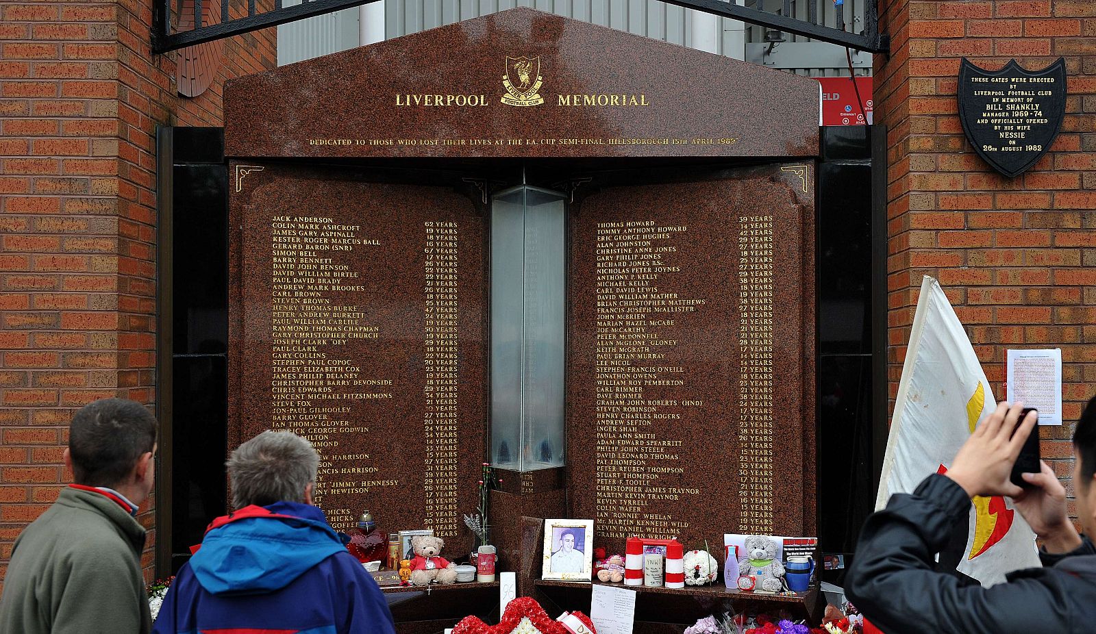 Imagen del "Liverpool Memorial", dedicado a las víctimas de la tragedia de Hillsborough