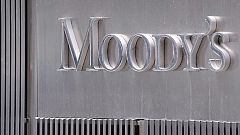 Moody's pone la nota de España en perspectiva negativa y abre la puerta a una rebaja