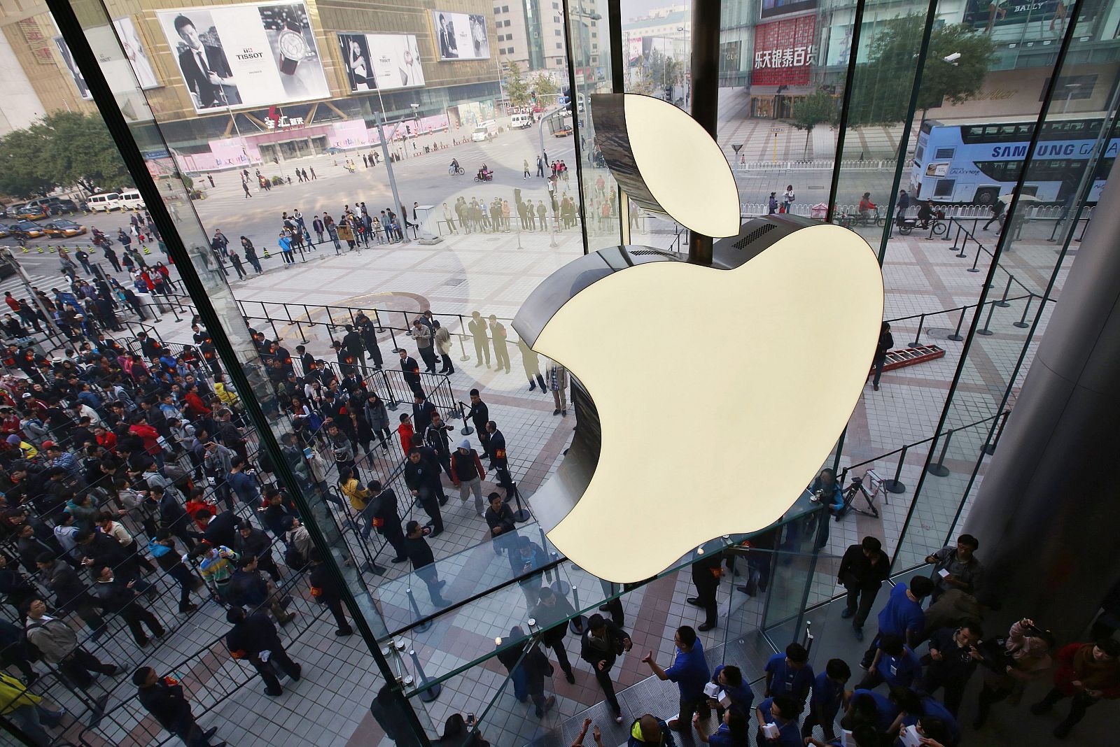 APPLE ABRE LA TIENDA MAS GRANDE EN ASIA