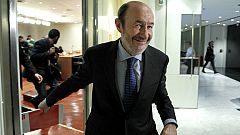 Rubalcaba asegura que no dimitirá y que cumplirá su mandato "hasta el final"