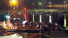 Recuperan los cadáveres de 14 inmigrantes que viajaban en la patera a la deriva en Alborán