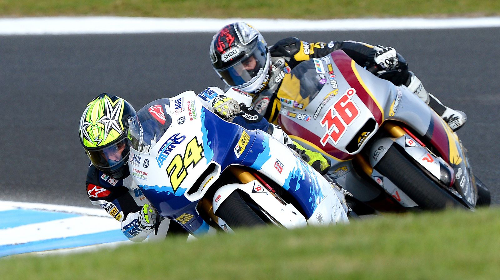 Imagen del piloto Tony Elias seguido de Mika Kallio durante los entrenamientos en Philip Island.