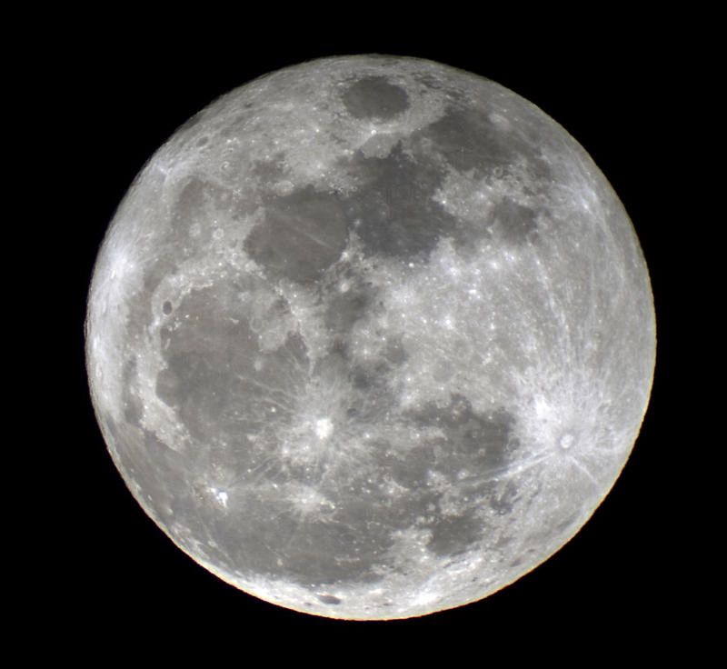 Un meteorito pudo haber hecho que las dos caras de la Luna sean diferentes