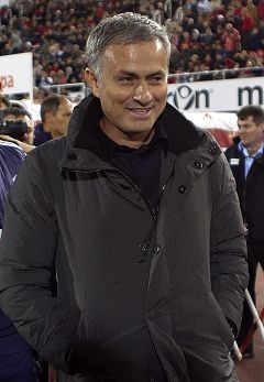 Mourinho: "Essien juega donde yo quiero y le da igual"