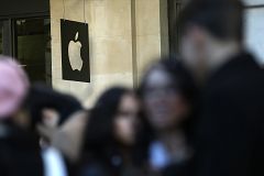 Apple dice que los productos de Samsung "no son tan cool" y se ve obligados a rectificar