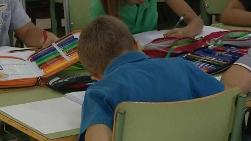 La mitad de los profesores tienen que impartir clases que no son de su especialidad 