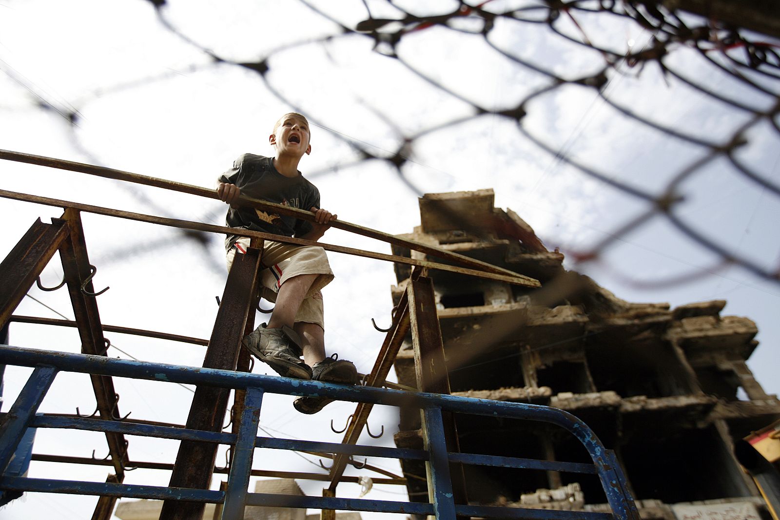 Los niños libaneses, aprenden la lucha