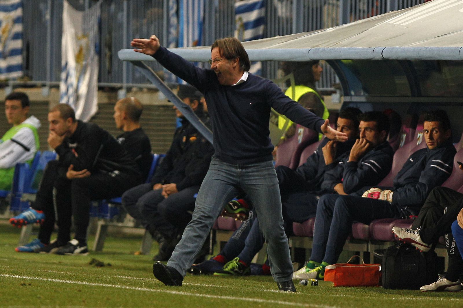 Anquela grita instrucciones en el Málaga- Granada