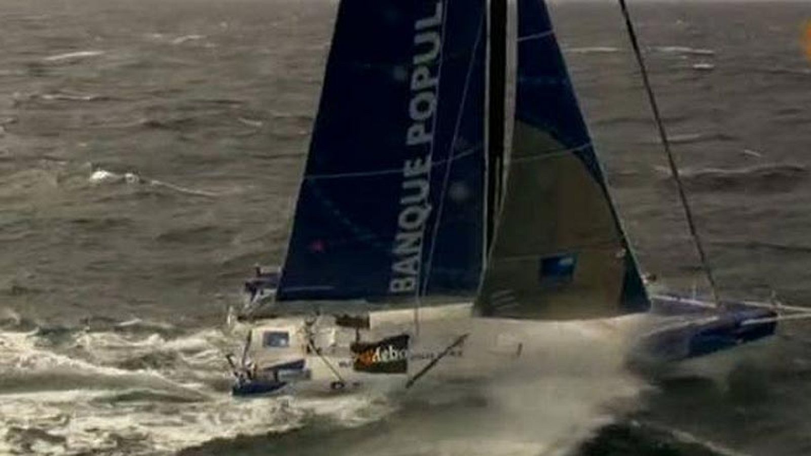 El 'Banque Populaire' navega en la Vendée Globe
