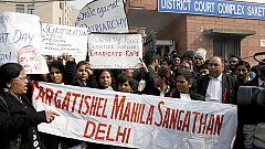 Comienza un "juicio rápido" a los presuntos violadores de la joven india fallecida