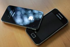 Samsung superará a Apple en el mercado de 'smartphones' este año, según Strategy Analytics