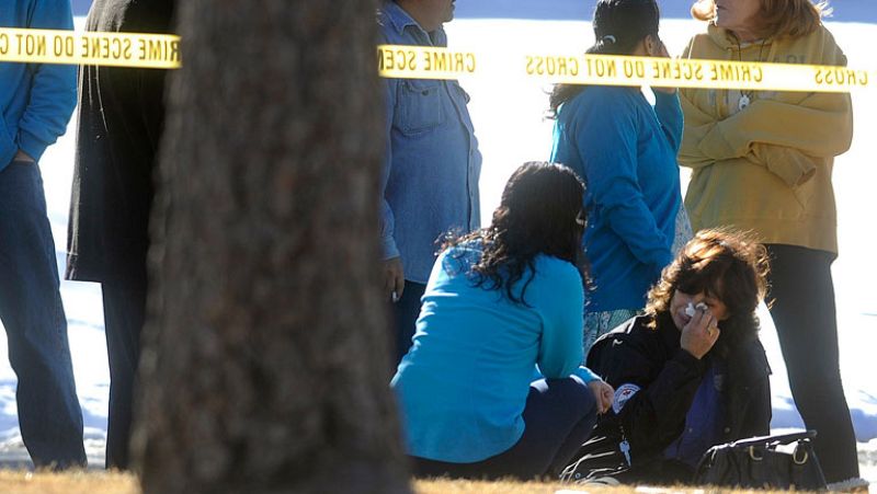 Un hombre armado y tres supuestos rehenes muertos en tiroteo en EE.UU.