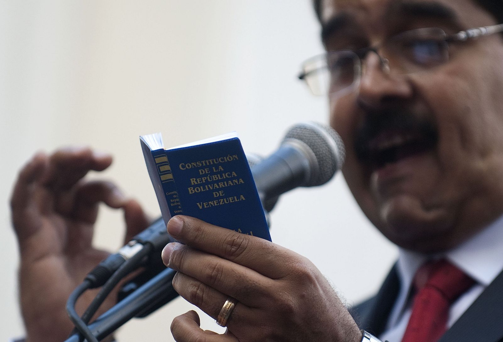 Maduro insiste en que la recuperación de Chávez requiere "tranquilidad"