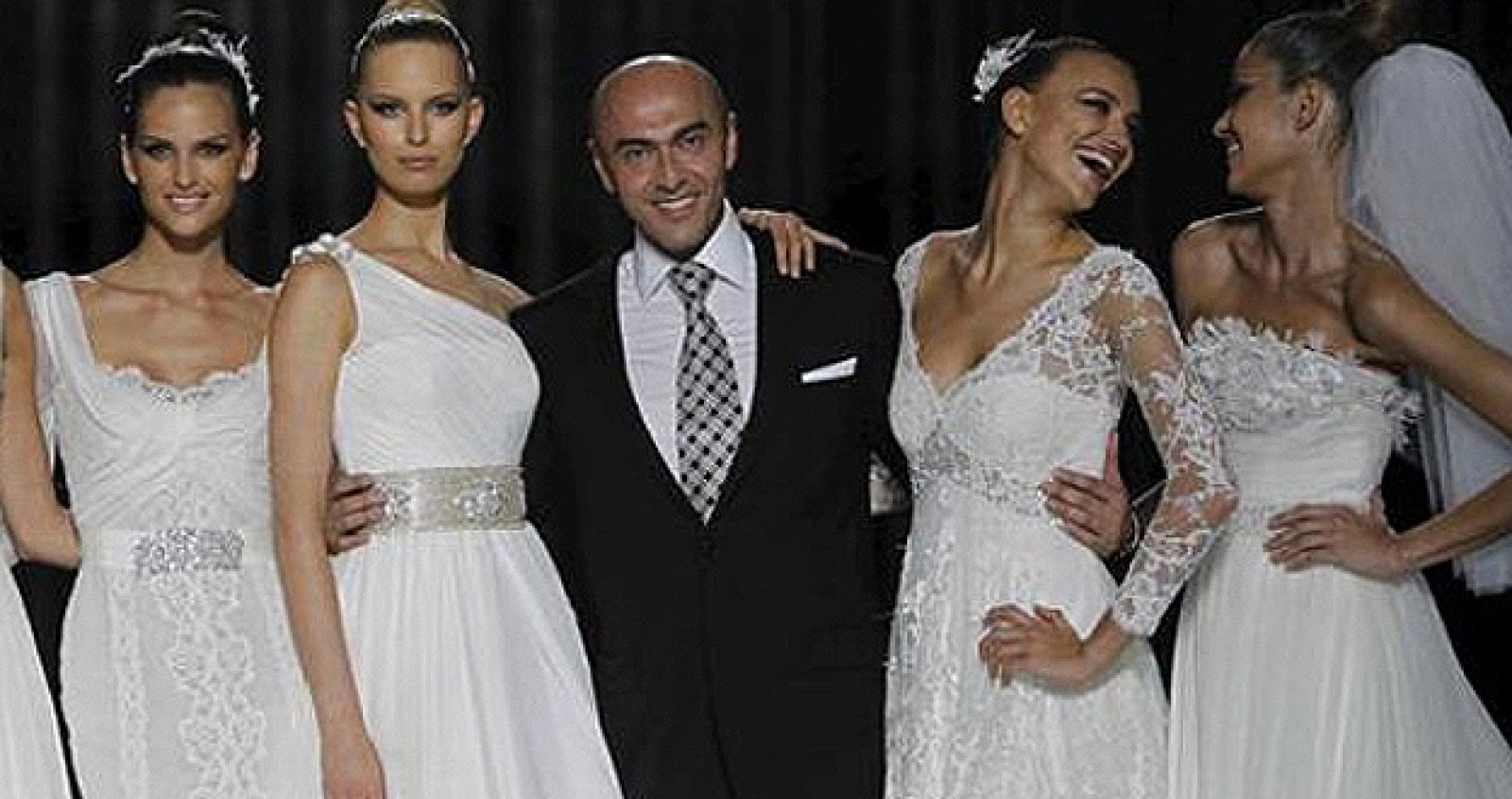 Muere el diseñador de moda Manuel Mota