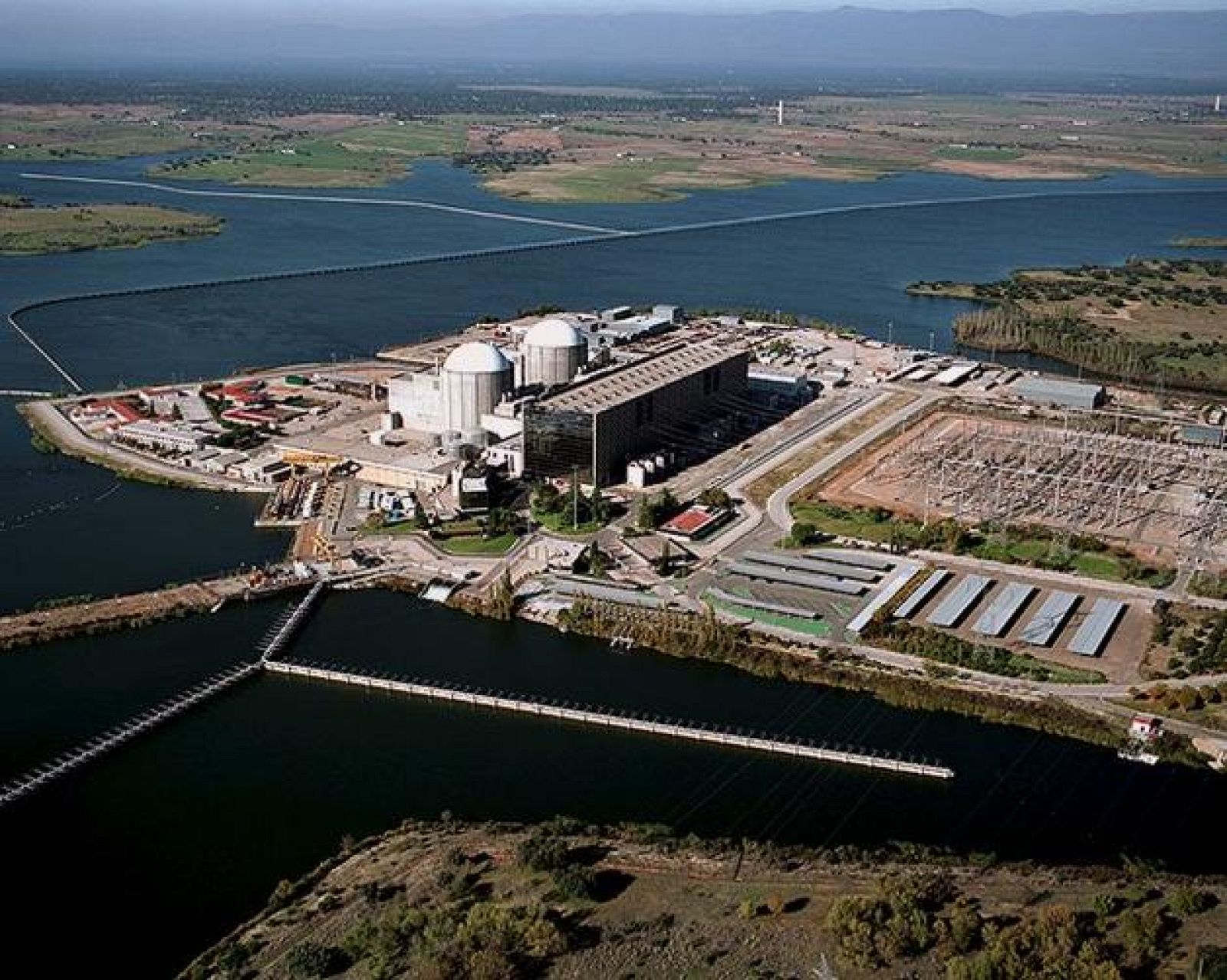 NDUSTRIA AUTORIZA A CENTRAL ALMARAZ PARA QUE SIGA FUNCIONANDO DIEZ AÑOS MÁS