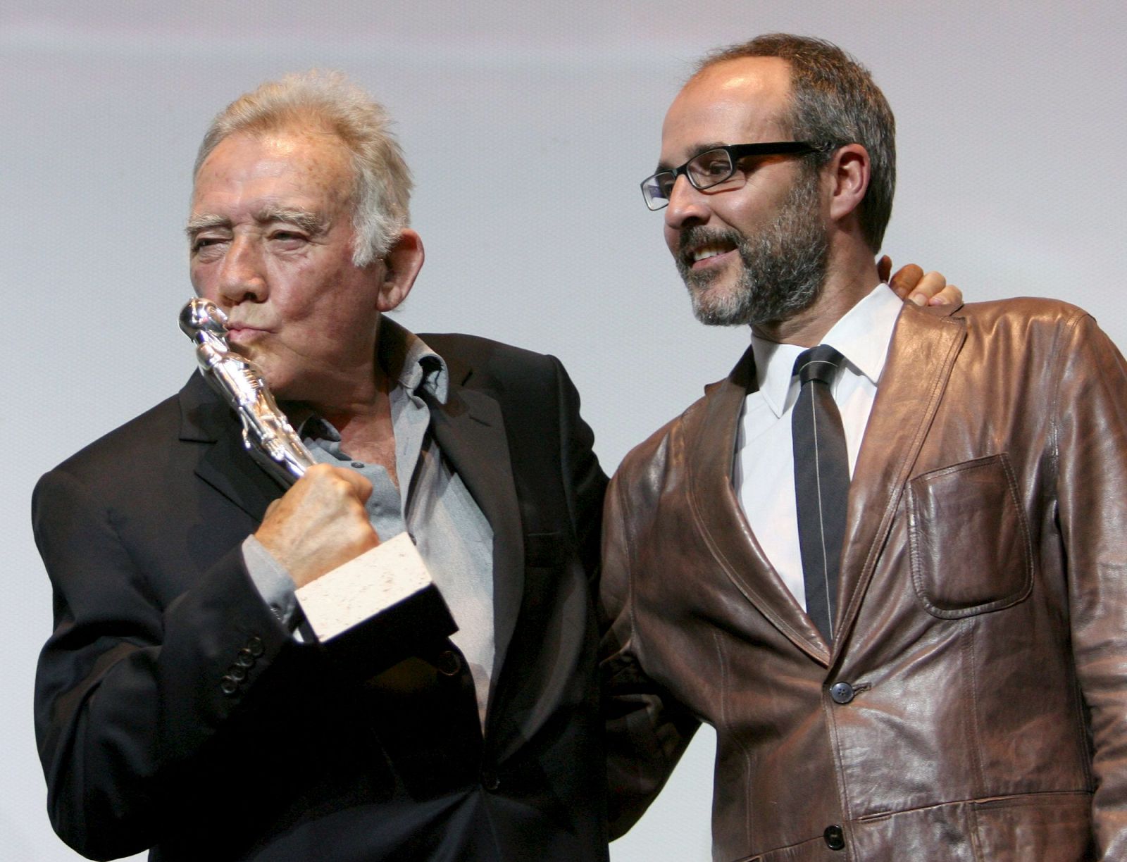 El actor Fernando Guillén, junto a su hijo, Fernando GuillénCuervo, recoge esta noche el premio del festival "Maria Honorífica" por su trayectoria profesional en el Festival Internacional de Cine de Sitges